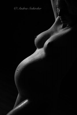 Babybauchfotos-Schwangerschaftsbauch Fotoshooting Düsseldorf-NRW